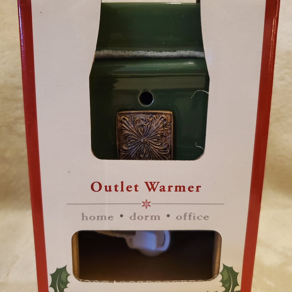 Green Outlet Warmer